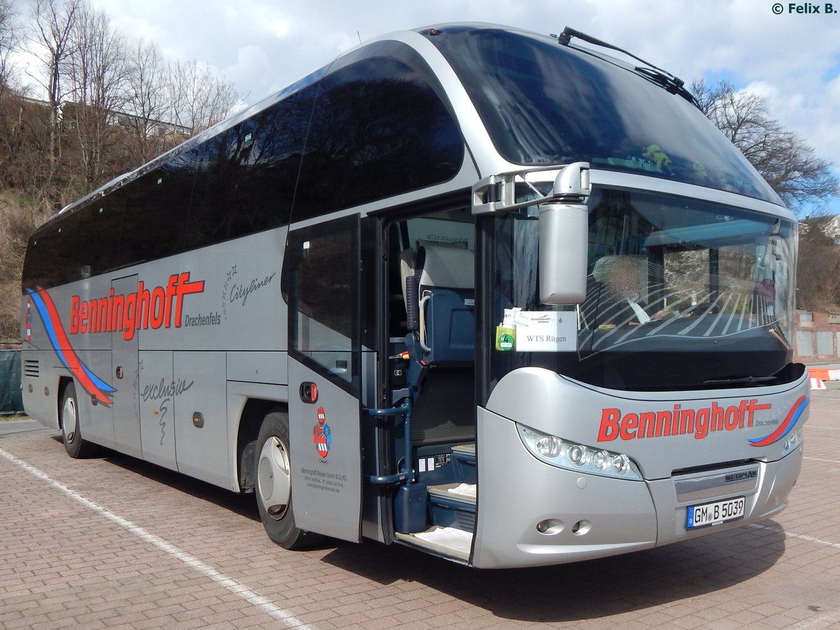 Neoplan Cityliner von Benninghoff aus Deutschland im Stadthafen Sassnitz.