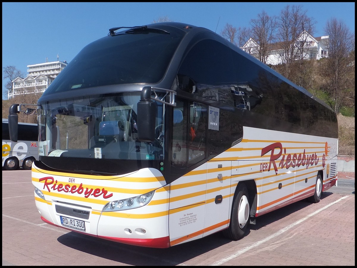 Neoplan Cityliner von Der Riesebyer aus Deutschland im Stadthafen Sassnitz.