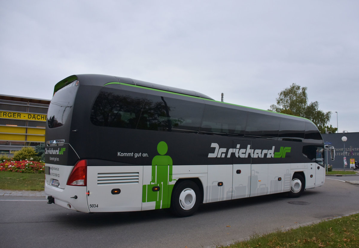 Neoplan Cityliner von Dr. Richard Reisen aus Wien 2017 in Krems.