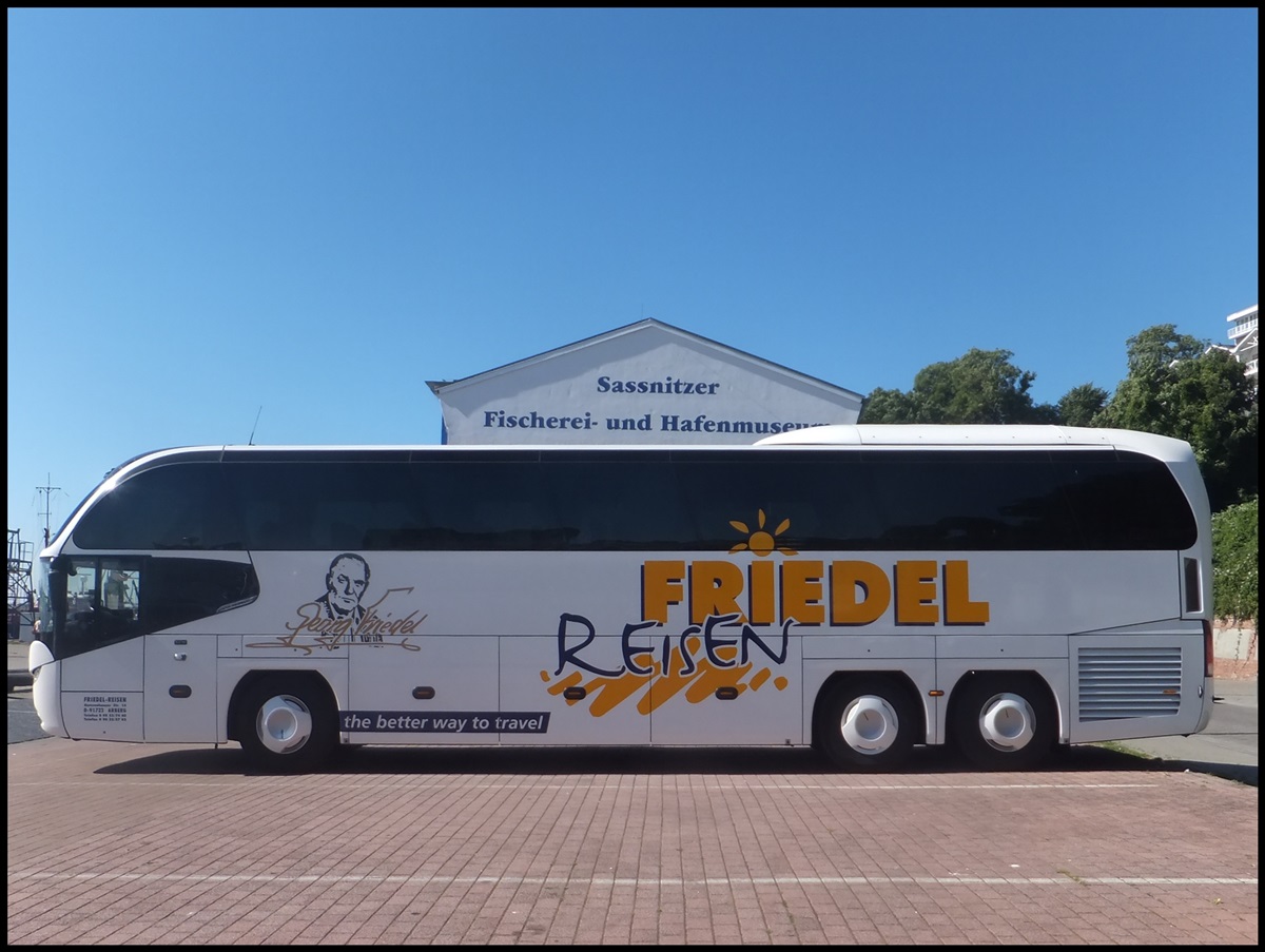 Neoplan Cityliner von Friedel Reisen aus Deutschland im Stadthafen Sassnitz.