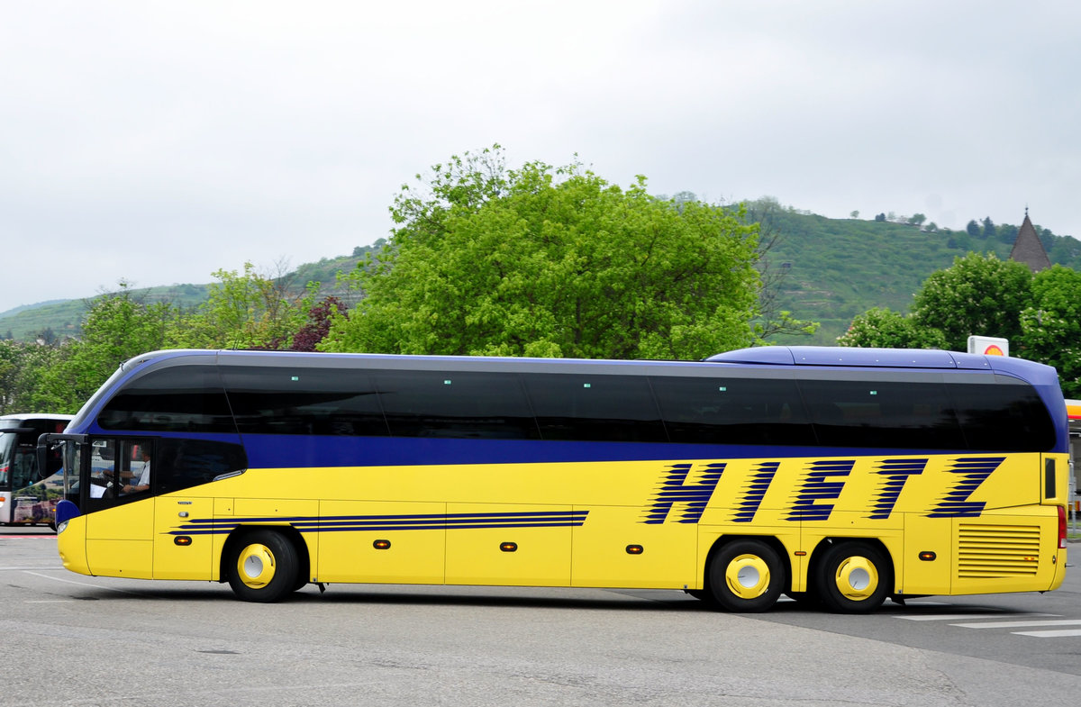 Neoplan Cityliner von Hietz Reisen aus Niedersterreich in Krems gesehen.