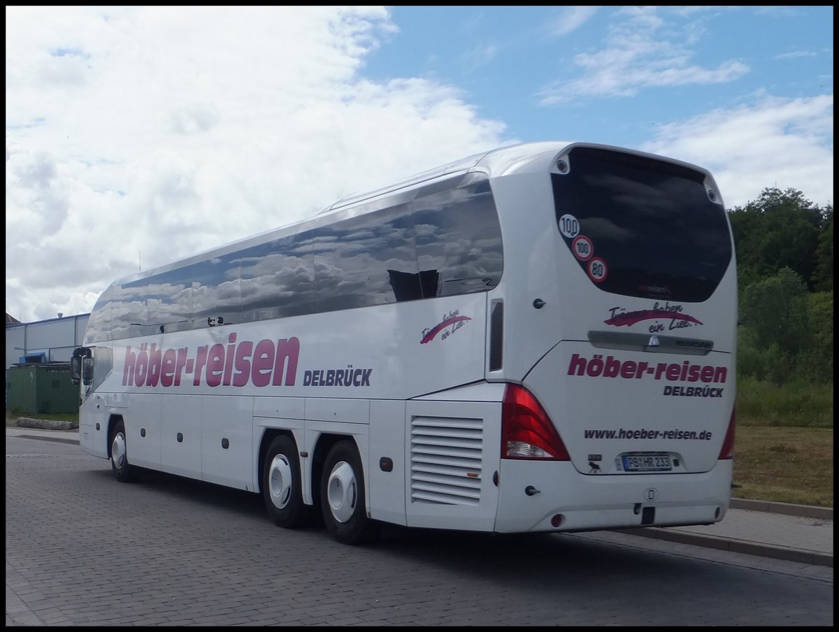 Neoplan Cityliner von Höber-Reisen aus Deutschland im Stadthafen Sassnitz.