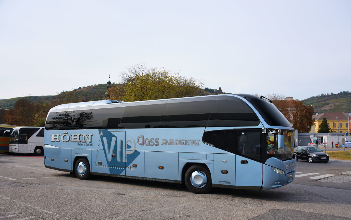 Neoplan Cityliner von HHN Reisen aus der BRD in Krems.