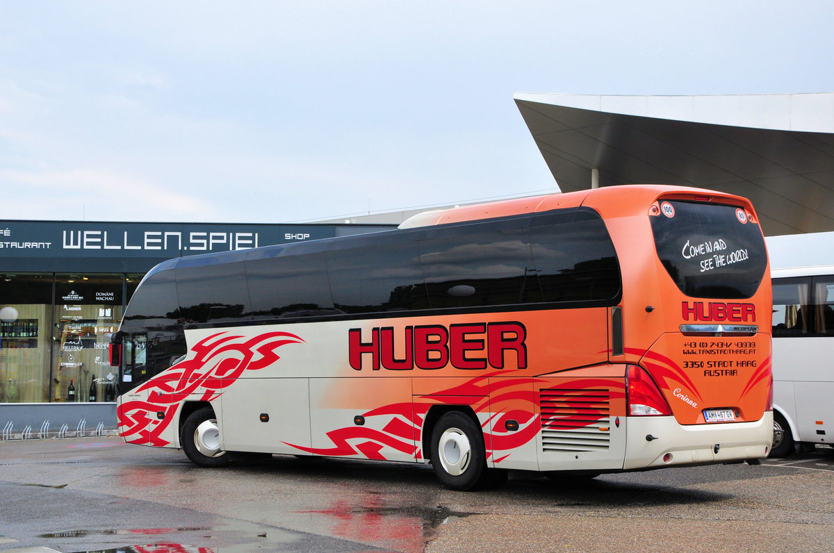 Neoplan Cityliner von Huber Reisen aus Niedersterreich in Krems unterwegs.