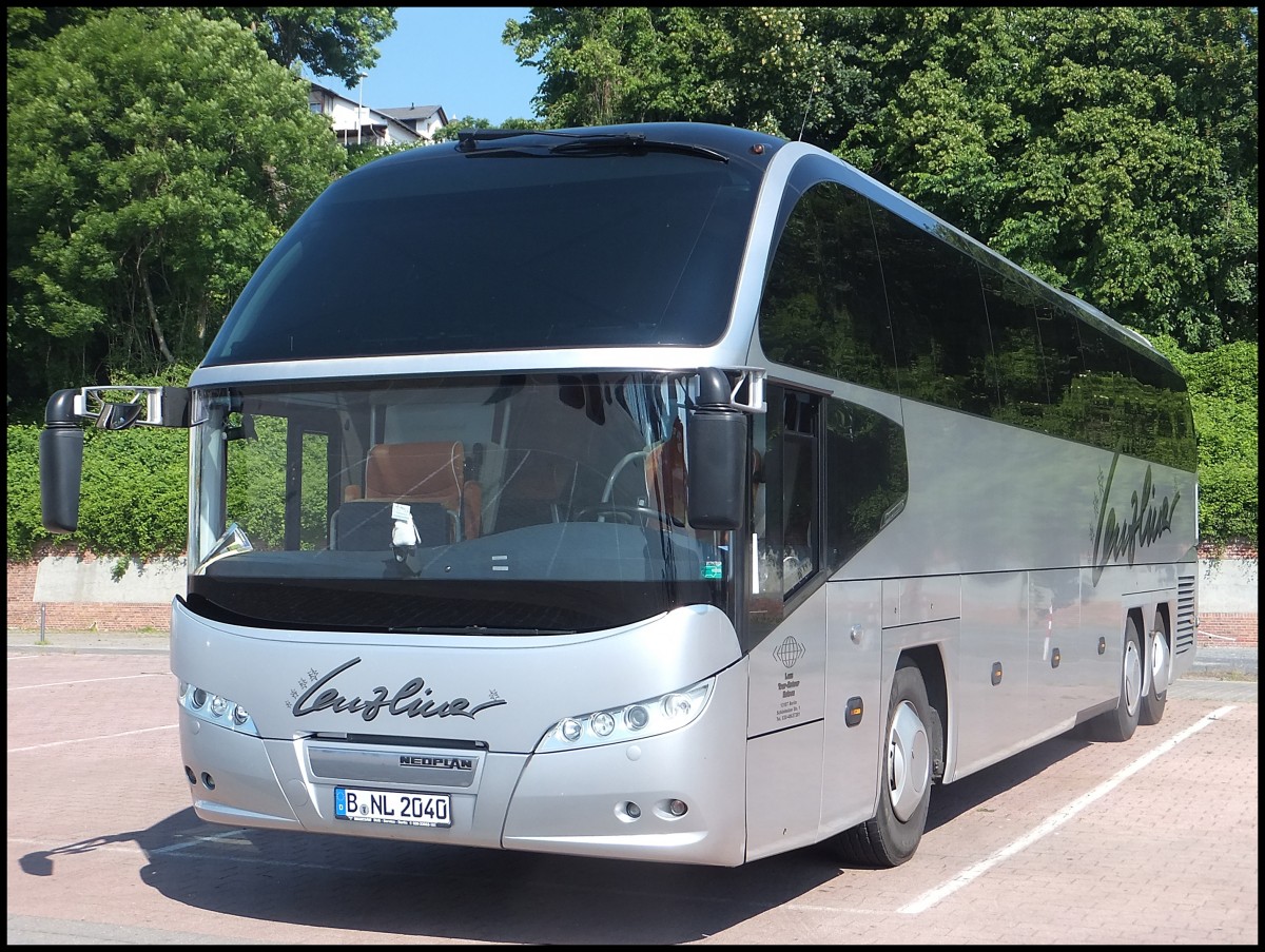 Neoplan Cityliner von Lenzliner aus Deutschland im Stadthafen in Sassnitz.