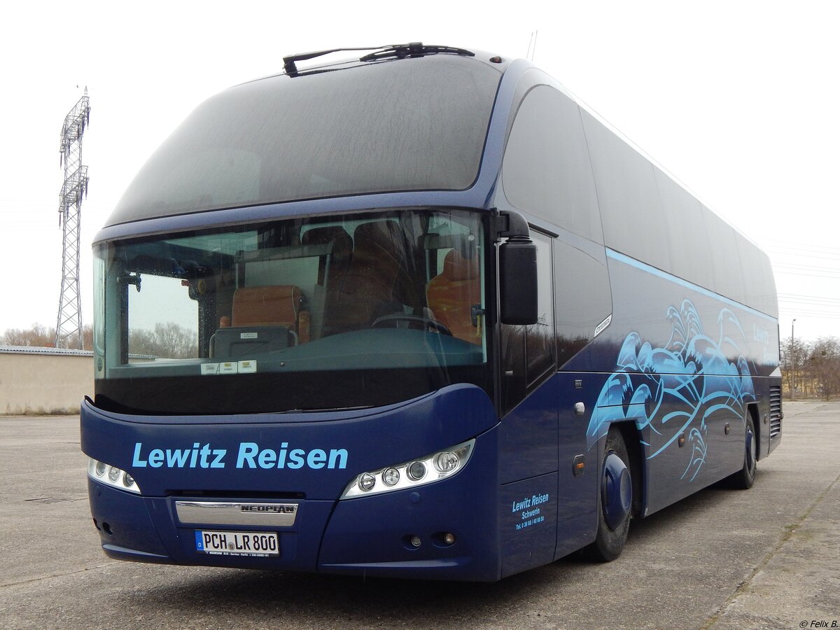 Neoplan Cityliner von Lewitz-Reisen aus Deutschland in Neubrandenburg. 