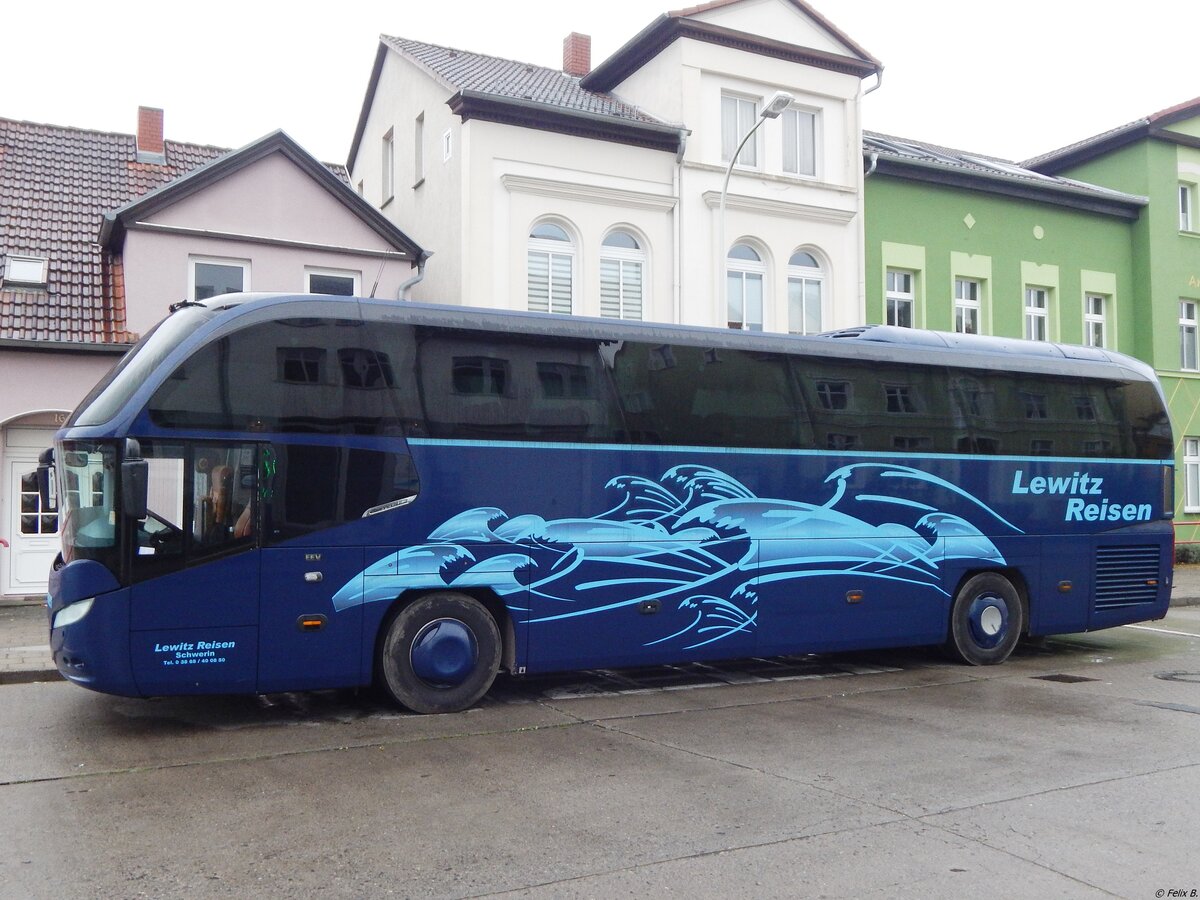 Neoplan Cityliner von Lewitz-Reisen aus Deutschland in Neubrandenburg. 