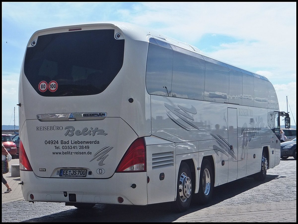 Neoplan Cityliner vom Reisebro Belitz aus Deutschland im Stadthafen Sassnitz. 