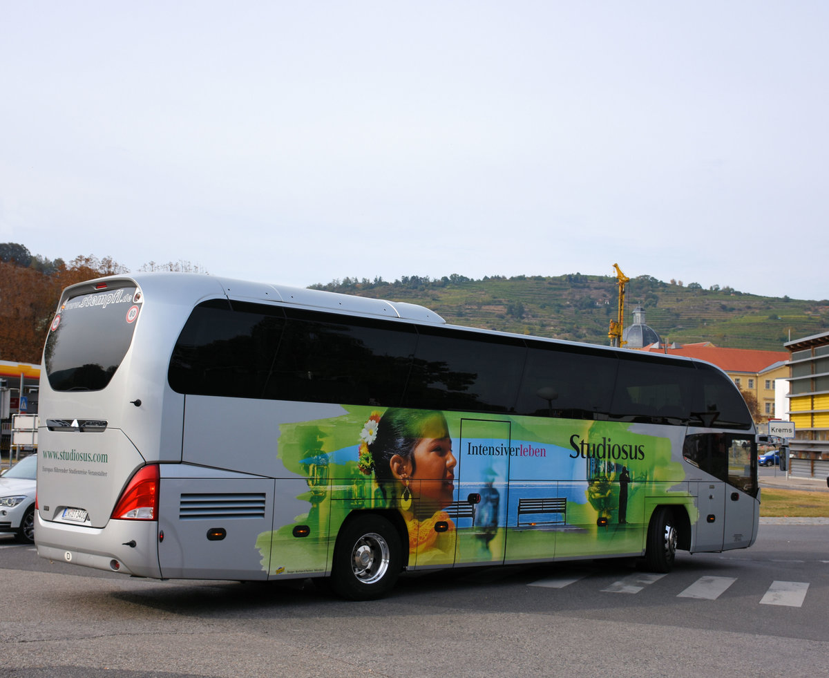 Neoplan Cityliner vom Reisebro STEMPFL aus der BRD in Krems.