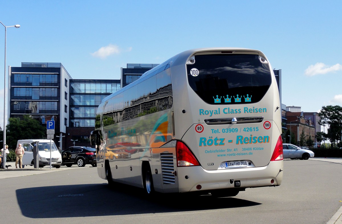 Neoplan Cityliner von Rtz Reisen aus der BRD Ende Juli 2015 beim Hauptbahnhof gesehen.