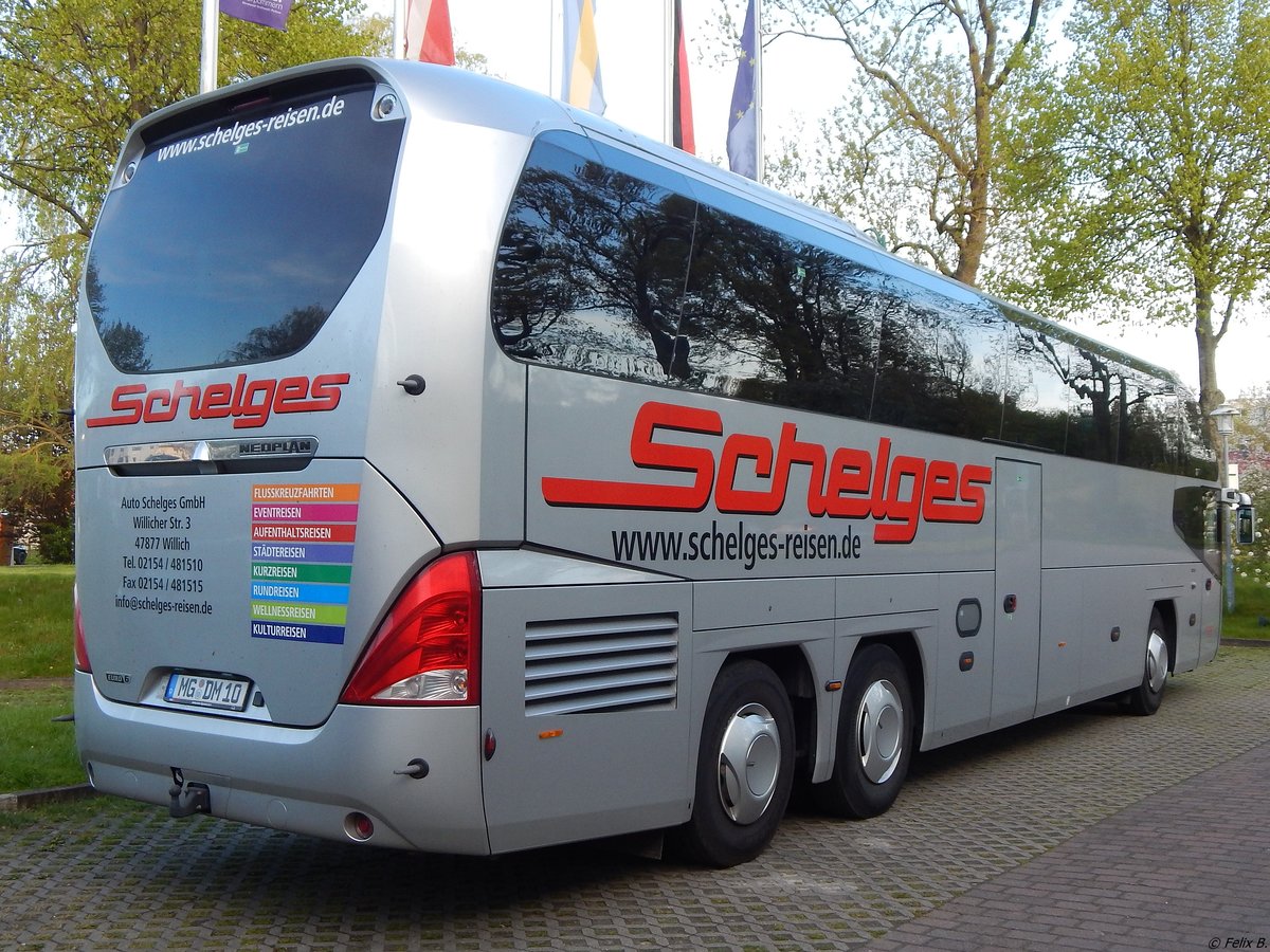 Neoplan Cityliner von Schelges aus Deutschland in Bergen.