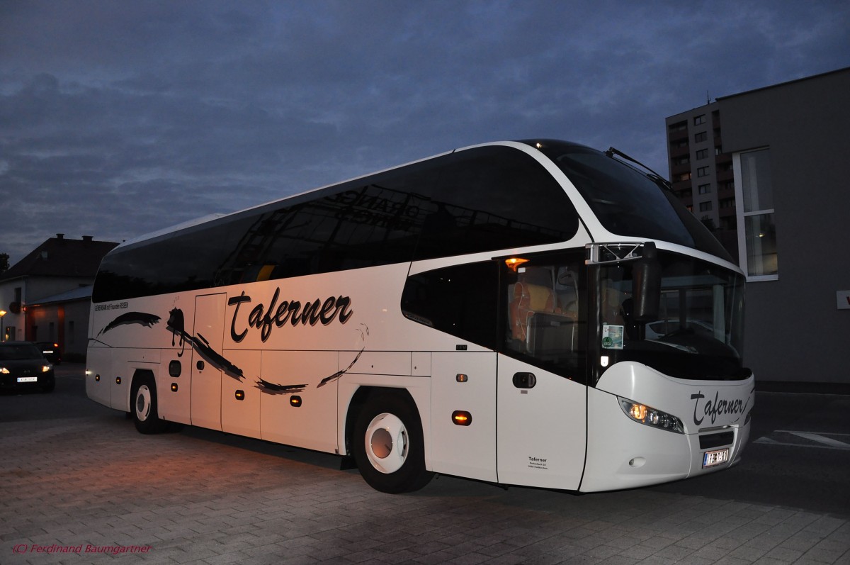 Neoplan Cityliner von Taferner Reisen / sterreich im Herbst 2013 in Krems.