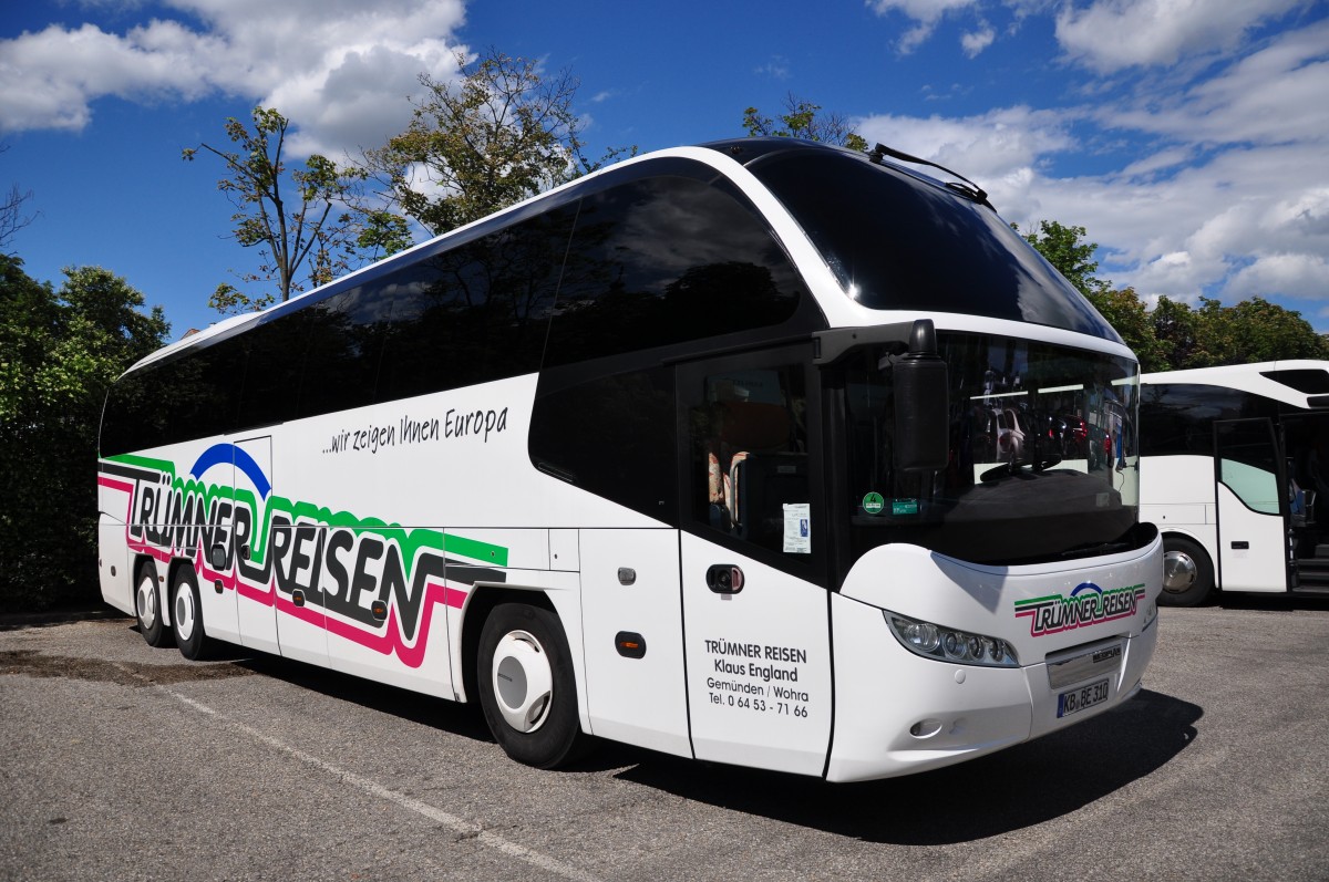 Neoplan Cityliner von Trmner Reisen aus der BRD im Juni 2015 in Krems.