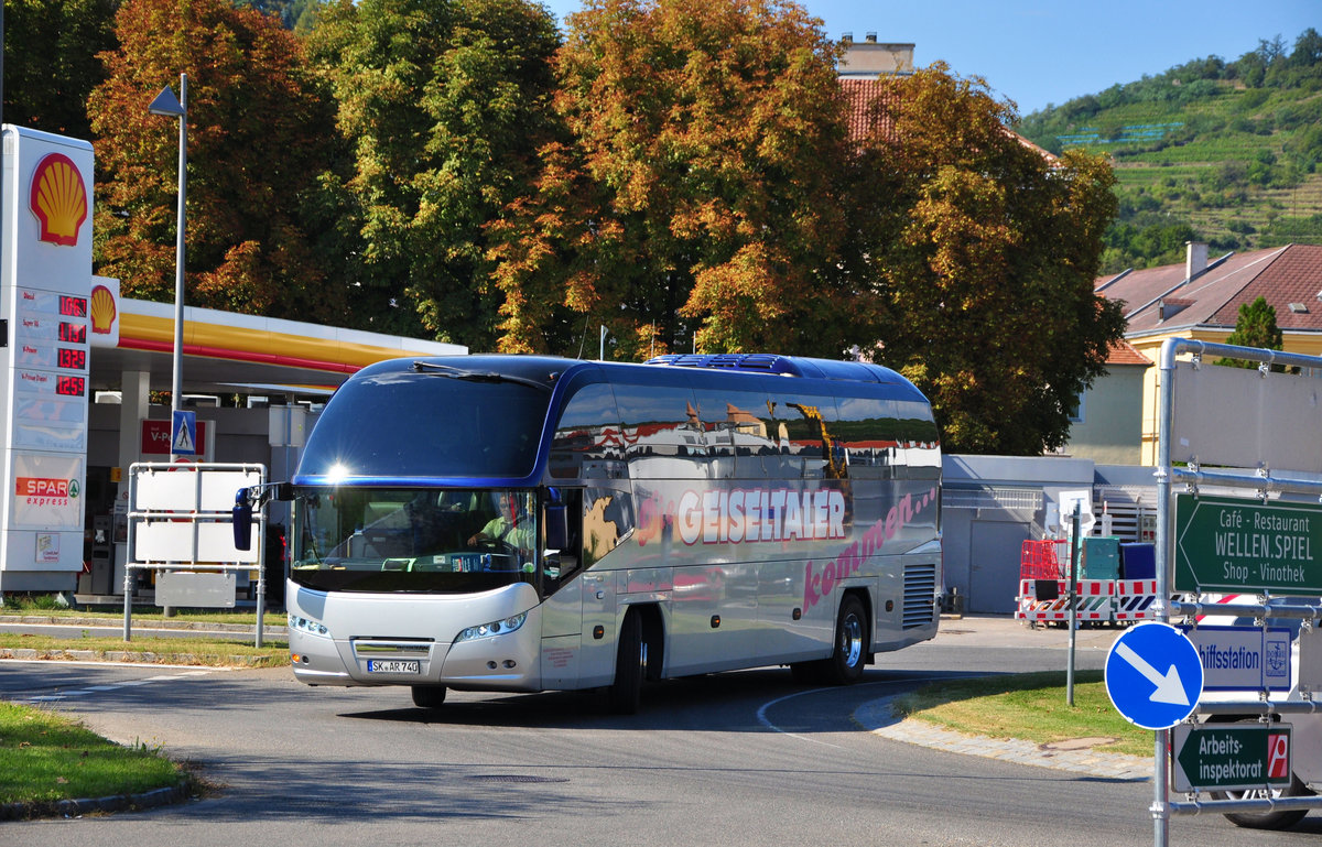 Neoplan Cityliner von Volker Richter Reisen aus der BRD in Krems gesehen.