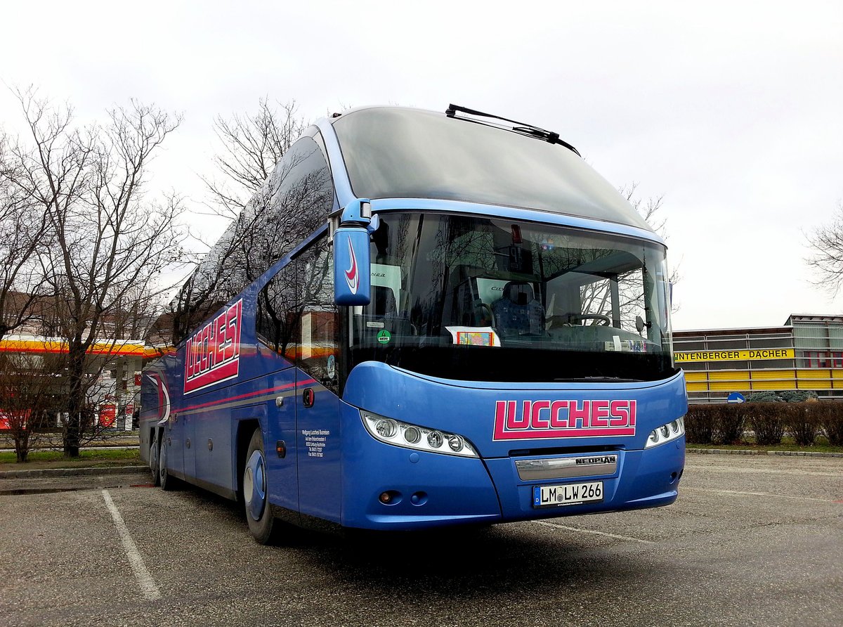 Neoplan Cityliner von Wolfgang Lucchesi Busreisen aus der BRD in Krems gesehen.