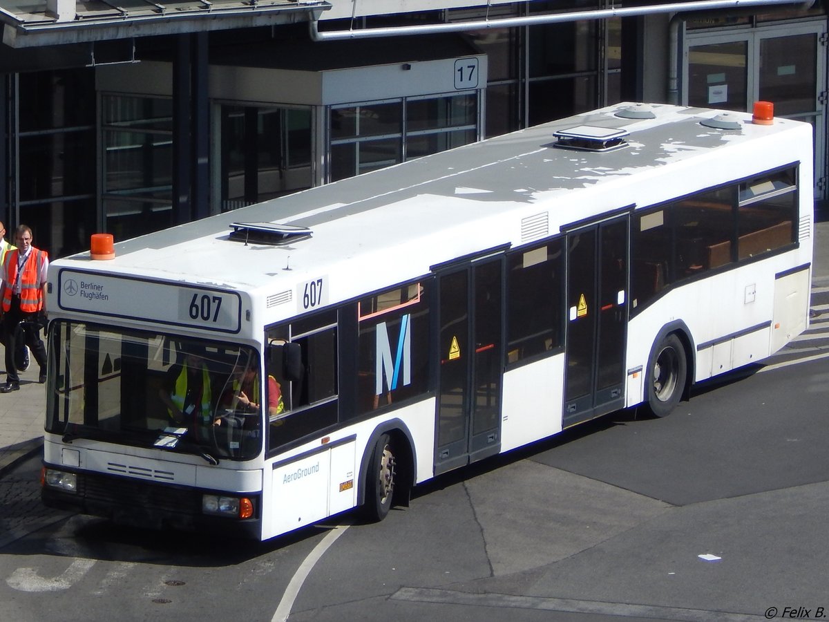 Neoplan N4016 von AeroGround aus Deutschland in Berlin.