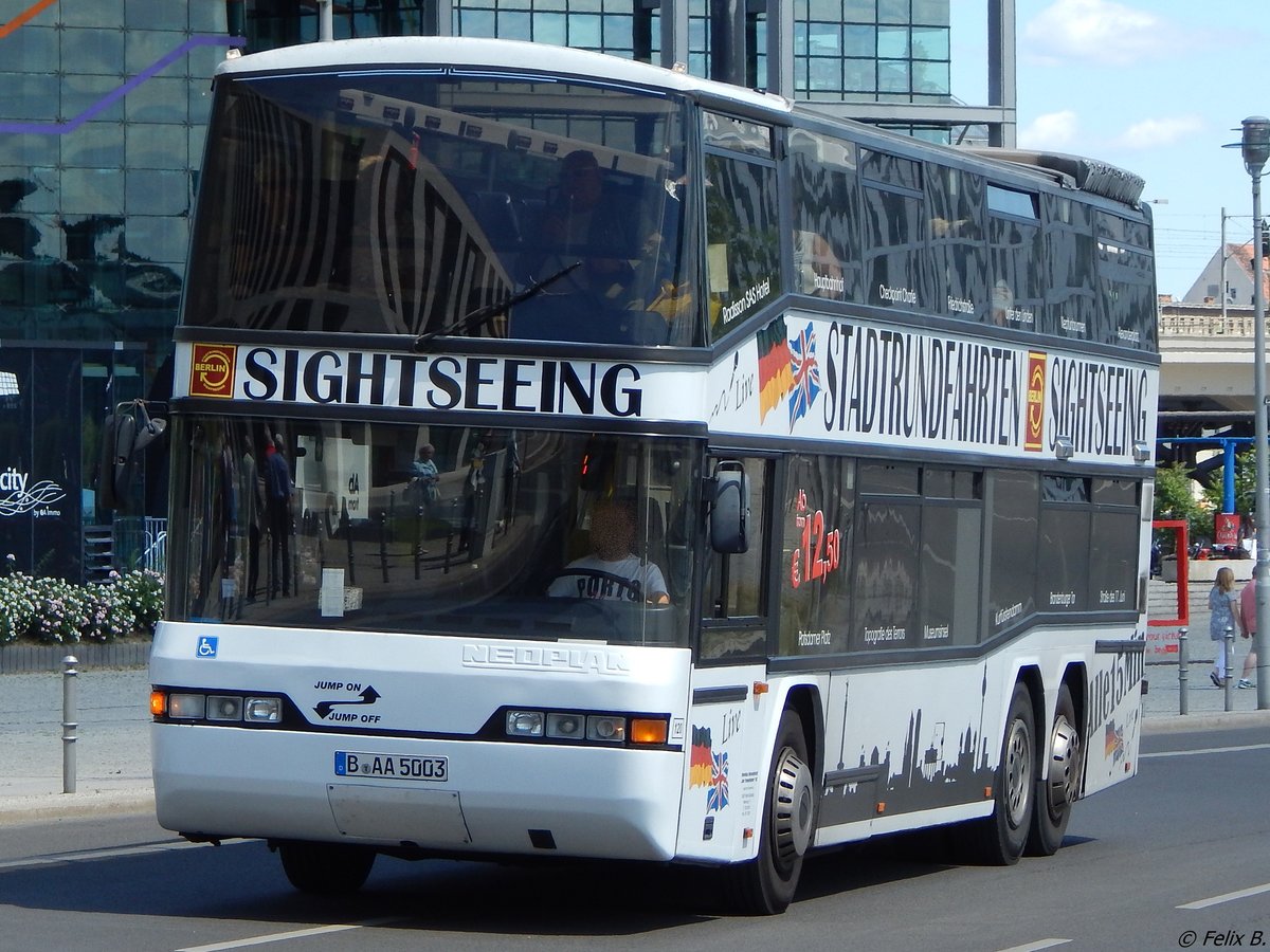 Neoplan N4026/3 von Der Tempelhofer aus Deutschland in Berlin.