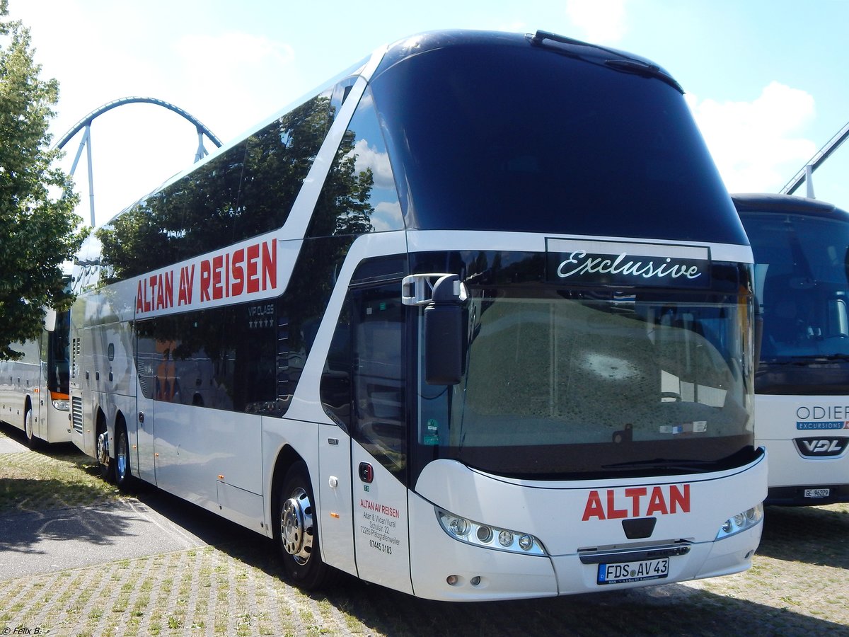 Neoplan Skyliner von Altan AV Reisen aus Deutschland am Europapark Rust.