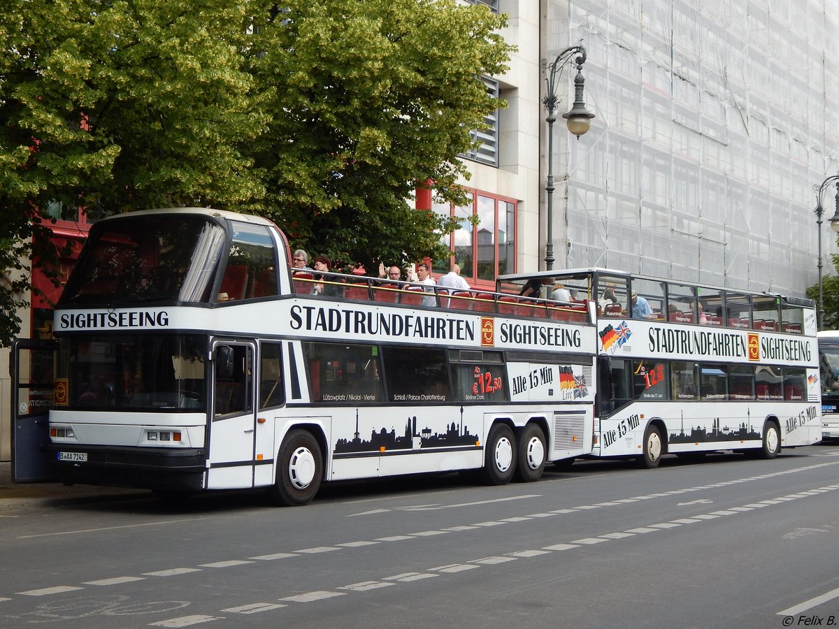 Neoplan Skyliner von Der Tempelhofer aus Deutschland in Berlin.