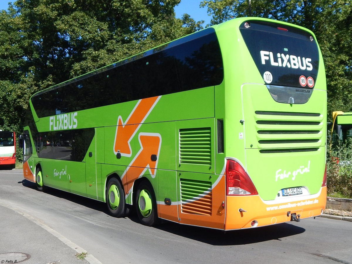 Neoplan Skyliner von FlixBus/Schröder aus Deutschland in Tübingen. 