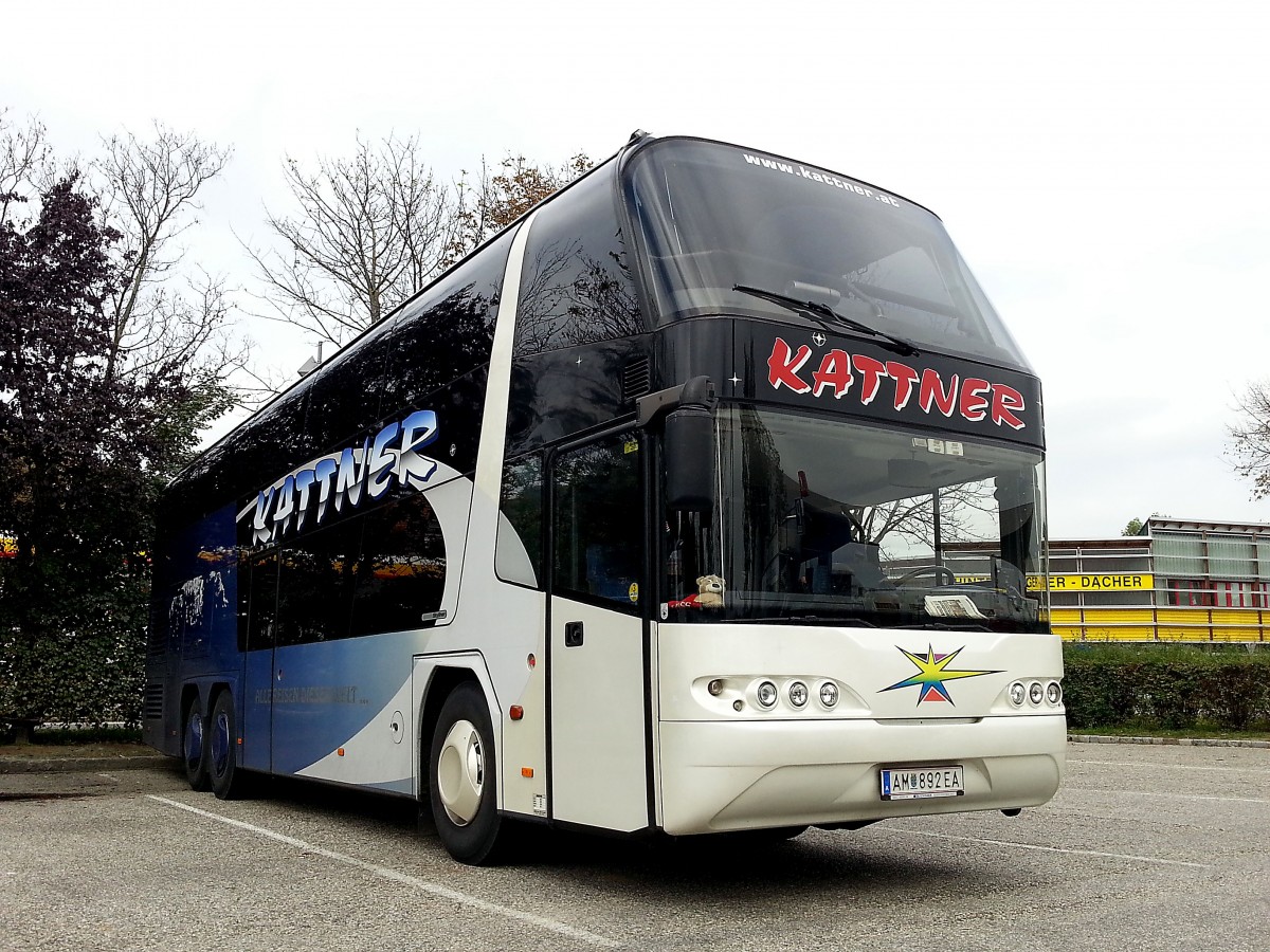 Neoplan Skyliner von Kattner aus sterreich am 29.9.2014 in Krems.