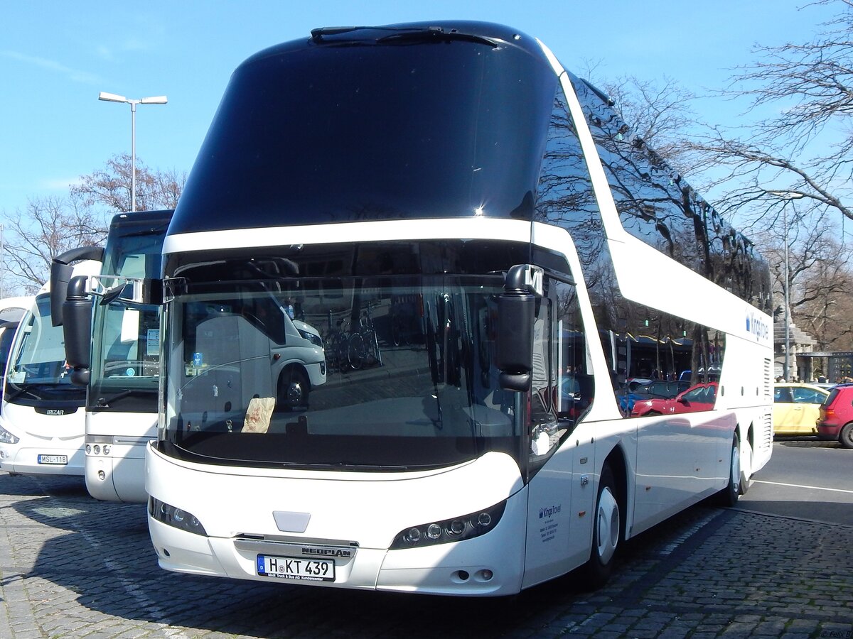 Neoplan Skyliner von Kings Travel aus Deutschland in Berlin.