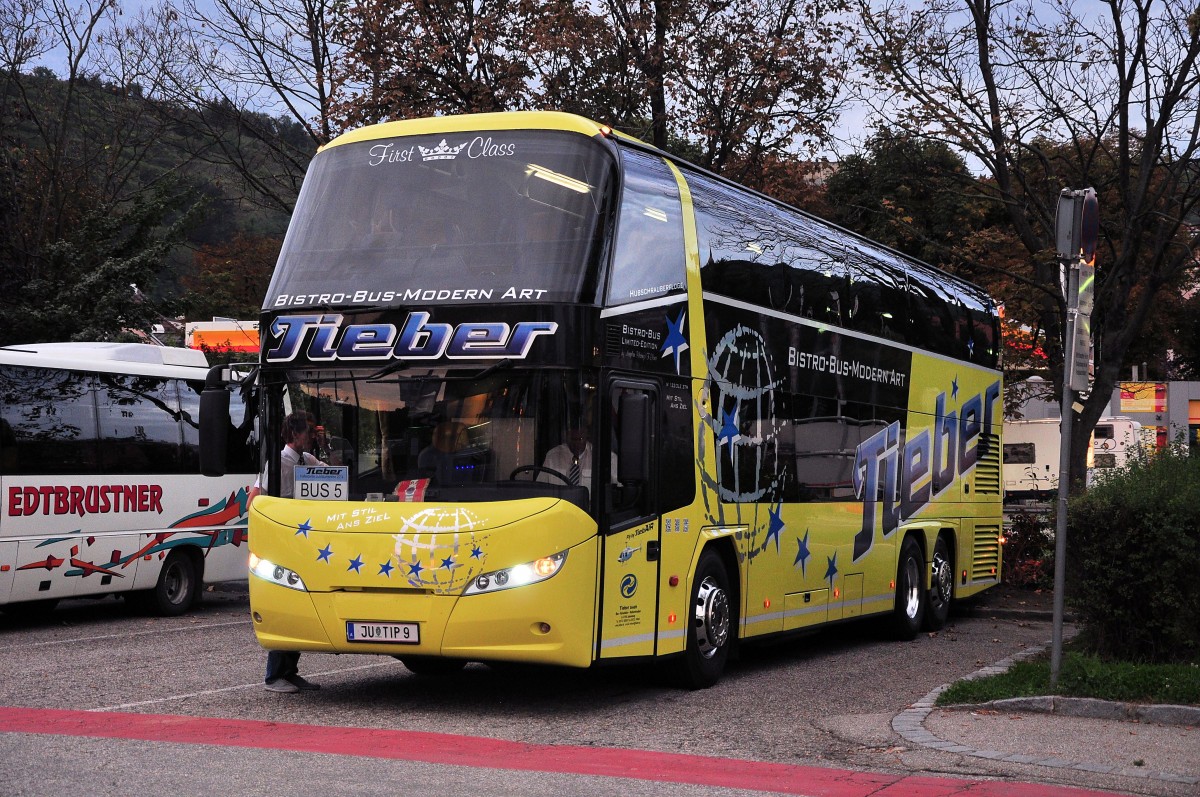 Neoplan Skyliner von TIEBER Reisen aus sterreich am 20.9.2014 in Krems.