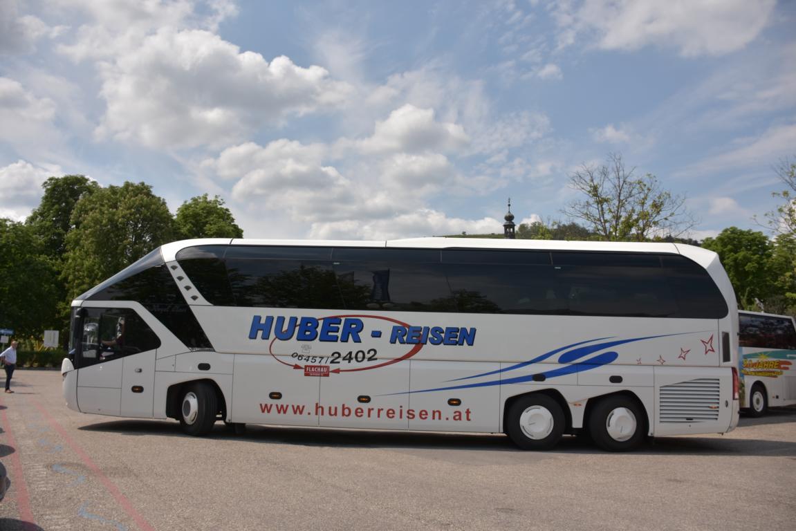 Neoplan Starliner von Huber Reisen aus sterreich im Mai 2018 in Krems.