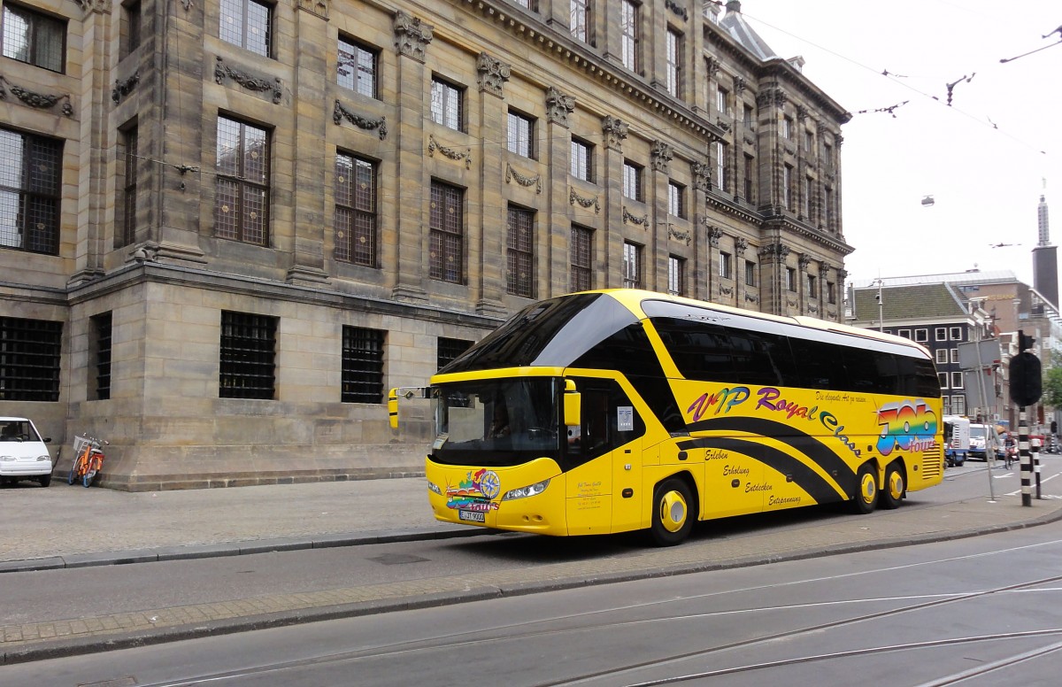 Neoplan Starliner von Job on tour`s aus der BRD im Juli in Amsterdam gesehen.