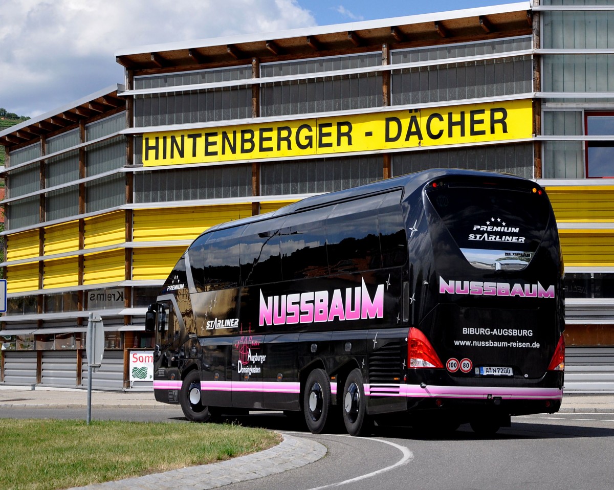 Neoplan Starliner von Nussbaum Reisen aus der BRD im Juni 2015 in Krems.