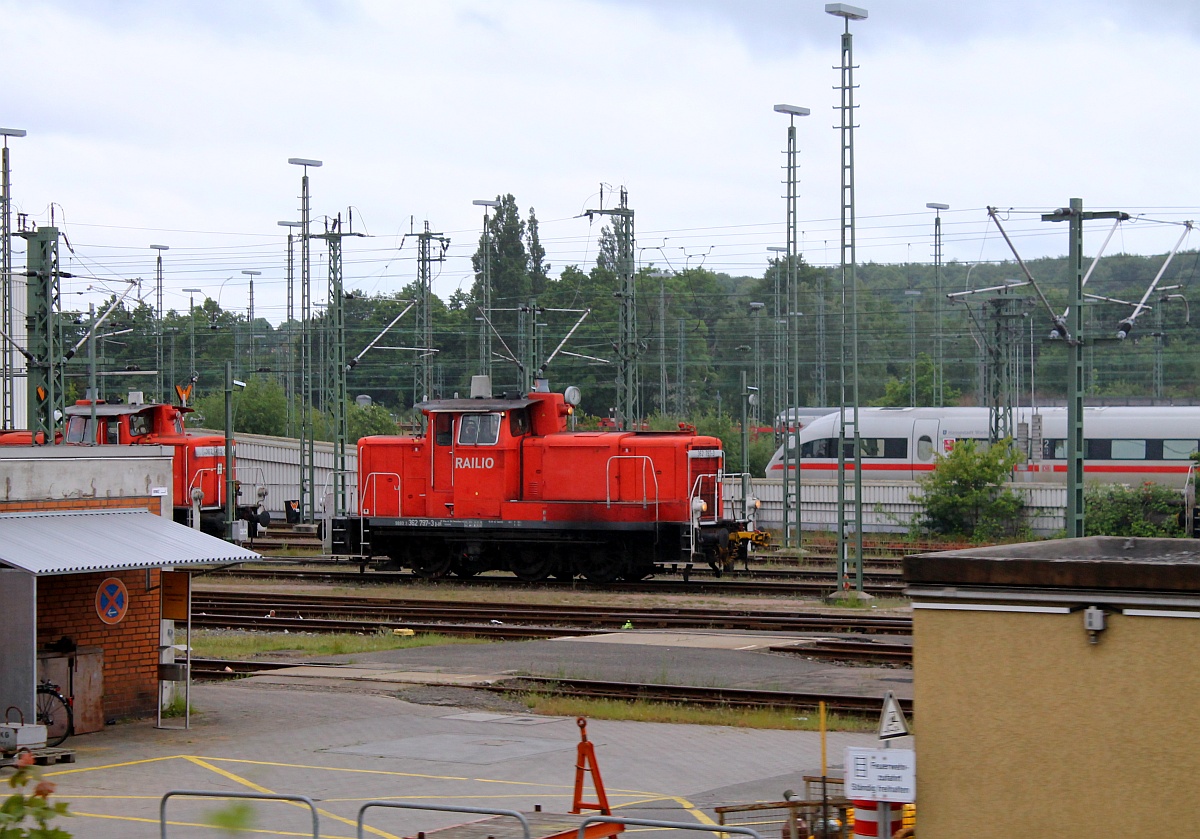 Neues EVU? RAILIO....3 362 797-3 abgestellt vor dem Bahnbetriebswerk Hamburg-Langenfelde(Aufnahme aus dem vorbeifahrenden Zug). HH-Langenfelde 30.05.2015