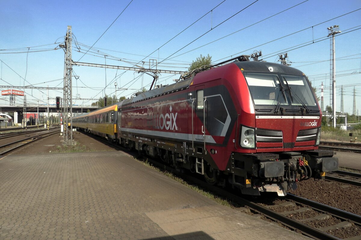 Niederländer in Tsjechien: RFO 193 627 (aus Rotterdam) ist bis Ende September 2020 untervermietet an das Tschechischen RegioJet und treft hier am 21 September 2020 mit RJ 1118 (Bohumin--Brno Kralove Polje über Prerov) in Ostrava-Svinov ein.