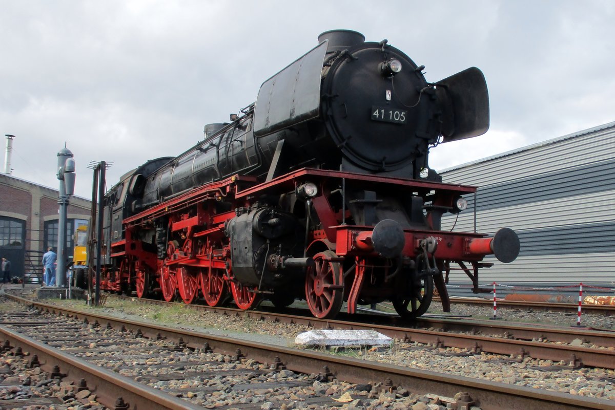 Noch immer steht -leider nicht betriebsfähig- 41 105 ins SSN-Depot in Rotterdam Noord am 7 Oktober 2018.