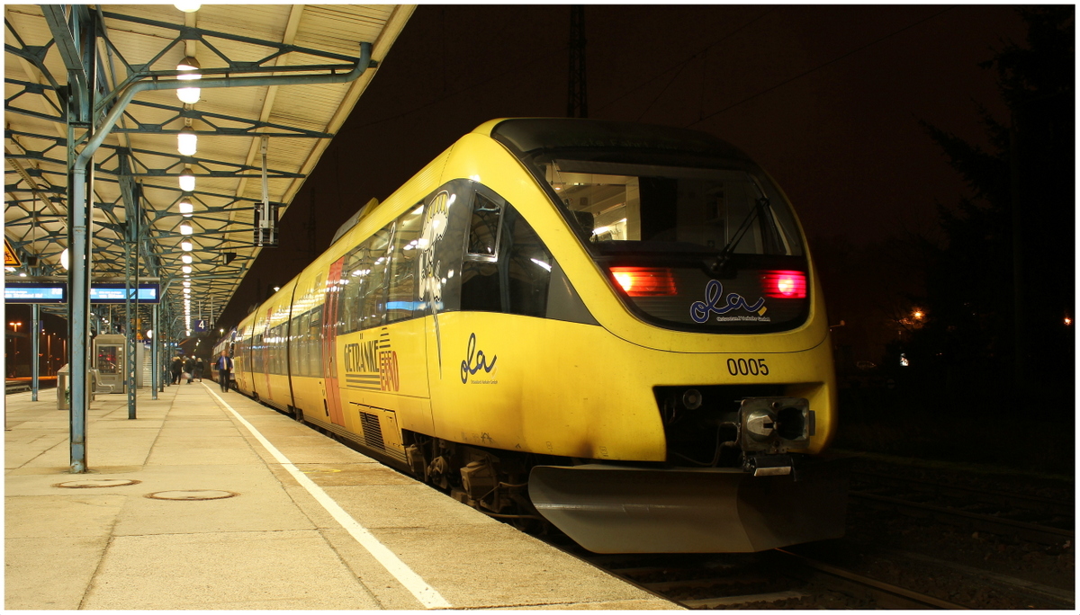 Nochmals ein Blick auf Ostseeland Verkehr GmbH VT 0005 im Bahnhof Neubrandenburg. Er ist bereits in Halberstadt eingetroffen genauso wie VT 0006, zur HU für die BOB Bayerische Oberlandbahn