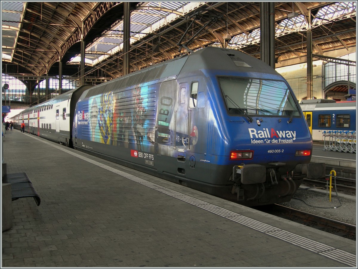 Nochmals die RailAway SBB Re 460 005-2, diesmal in Basel SBB.
3. Dez. 2006  