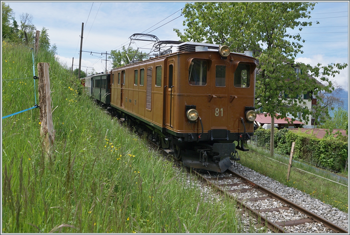 Nostalgie & Vapeur 2021 (Pfingstfestival) Die Blonay-Chamby Bahn Bernina Bahn Ge 4/4 81 ist bei Cornaux mit einem Personenzug nach Blonay unterwegs. 

22. Mai 2021