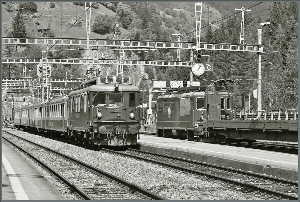 Nostalgisch zeigte sich das BLS Südrampenfest. 
BLS Ae 4/4 und Re 4/4 in Goppenstein.
7. Sept. 2013 