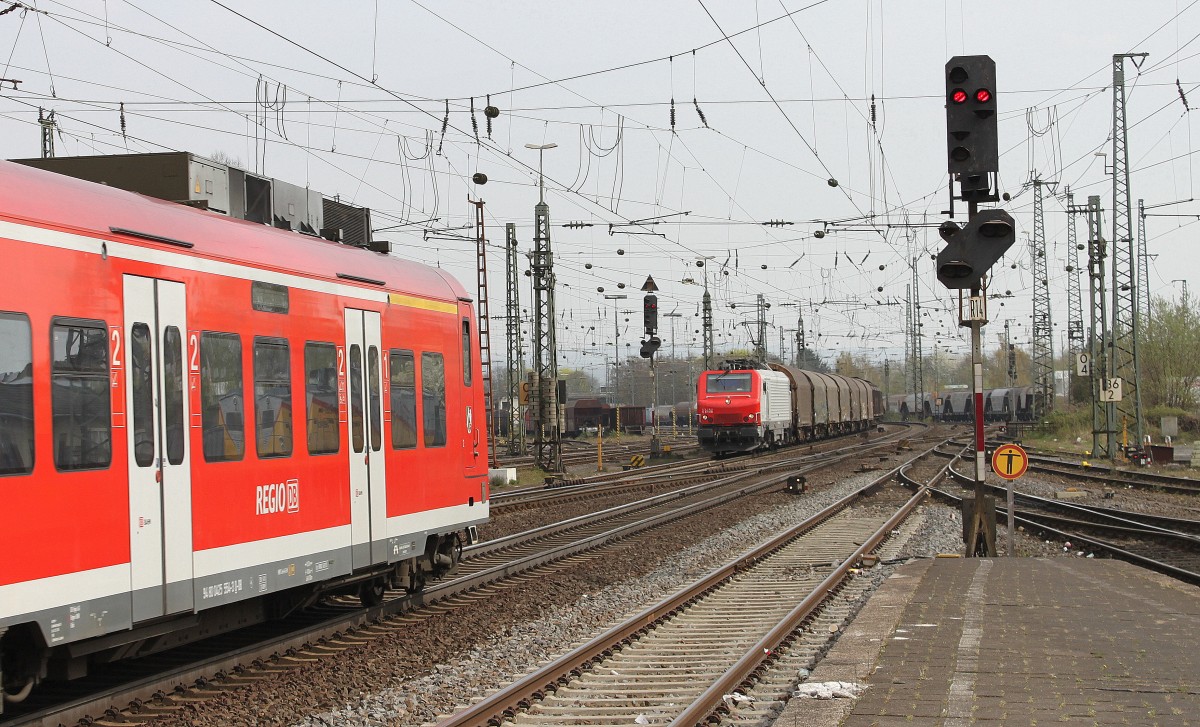 Notschuss... Oder um es positiver zu bewerten: Nahverkehr trifft Güterverkehr. (Neuwied, 01.04.2014)