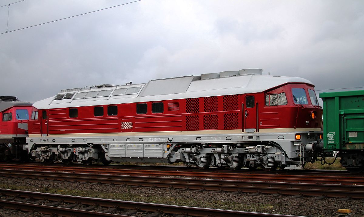 NRE 132 426-8 (92 80 1232 426-7 D-NRCE) in nachempfundener DR-Originallackierung
Jübek 28.02.2020