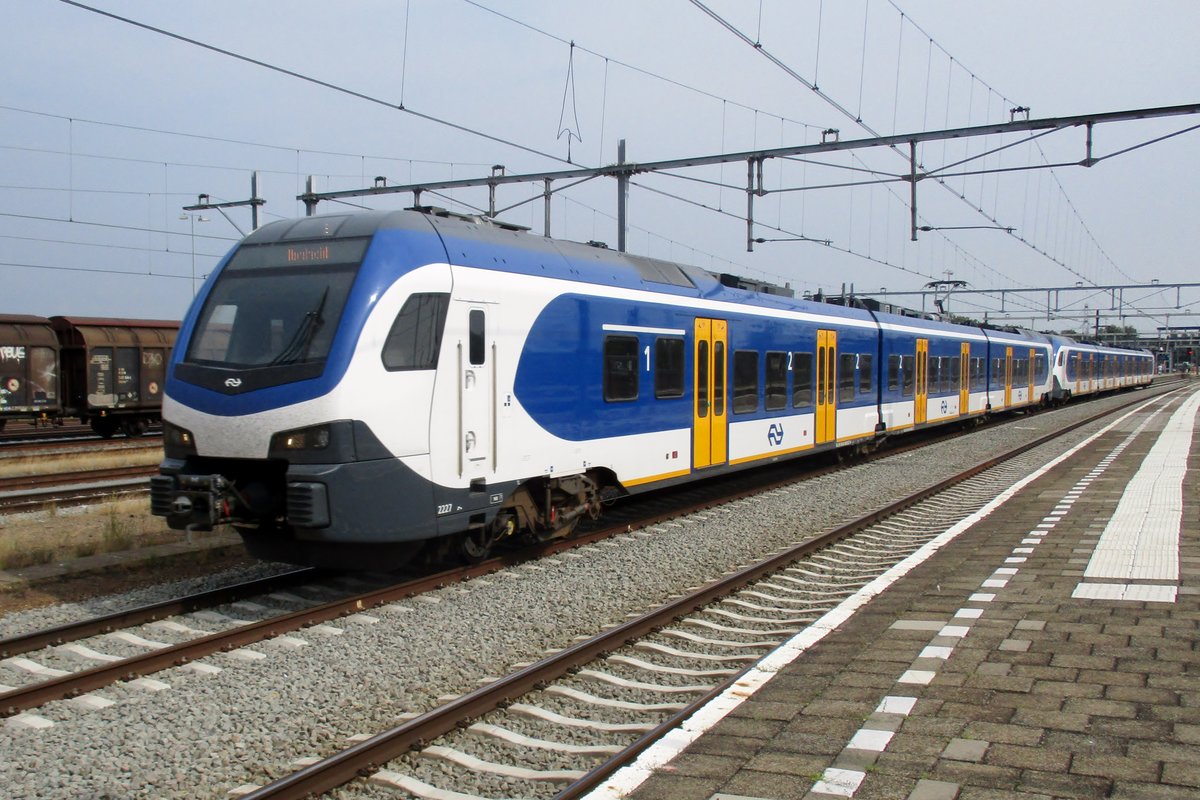 NS 2227 verlässt Lage Zwaluwe am 19 Juli 2018. 