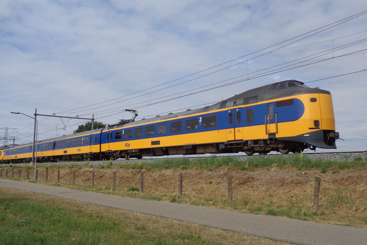 NS 4080 passiert bei Niftrik am 12 Augustus 2018.