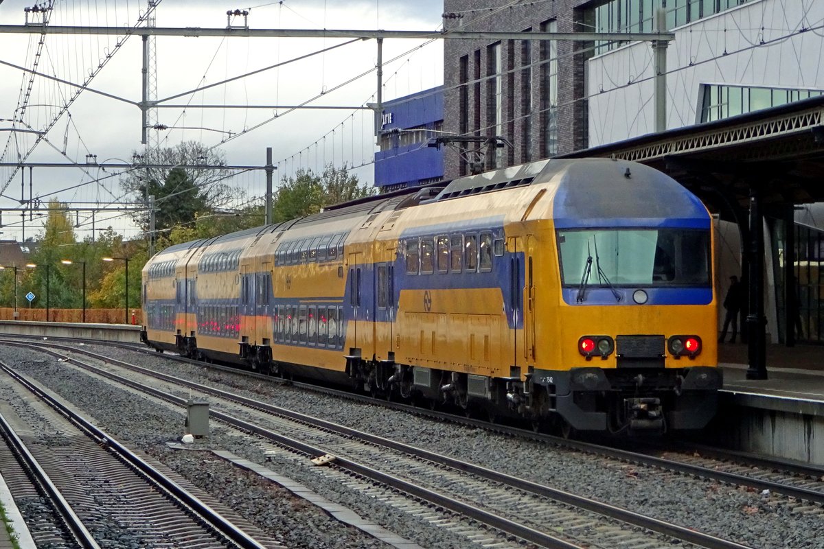 NS 7542 verlässt am 13 November 2019 Nijmegen.