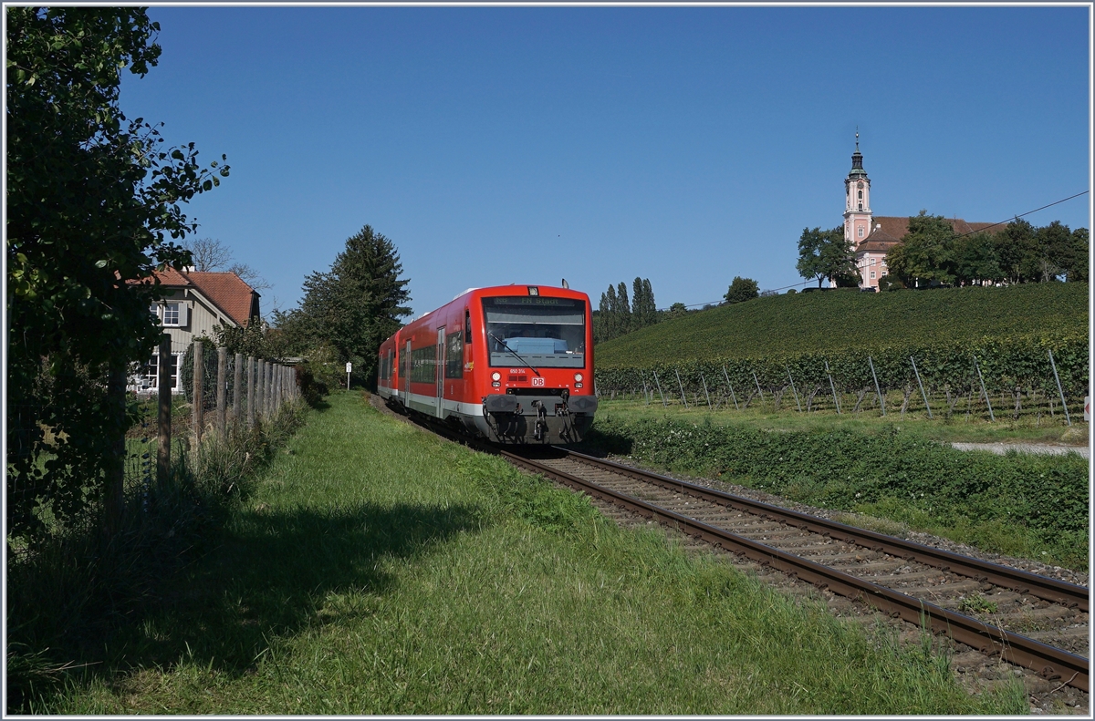  Nur  ein roter VT 650 bei der Wallfahrtskirche Birnau und doch ist das Bild schon fast  historisch  wurden doch erstmal drei Tage vor dieser Aufnahme die ersten VT 622 auf dieser Strecke eingesetzt, welche die roten VT 650 ablösen werden.

19. Sept. 2019