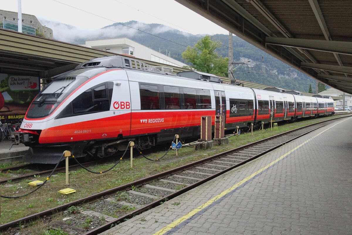 ÖBB 4024 082 steht am 20 September 2021 in KUfstein.