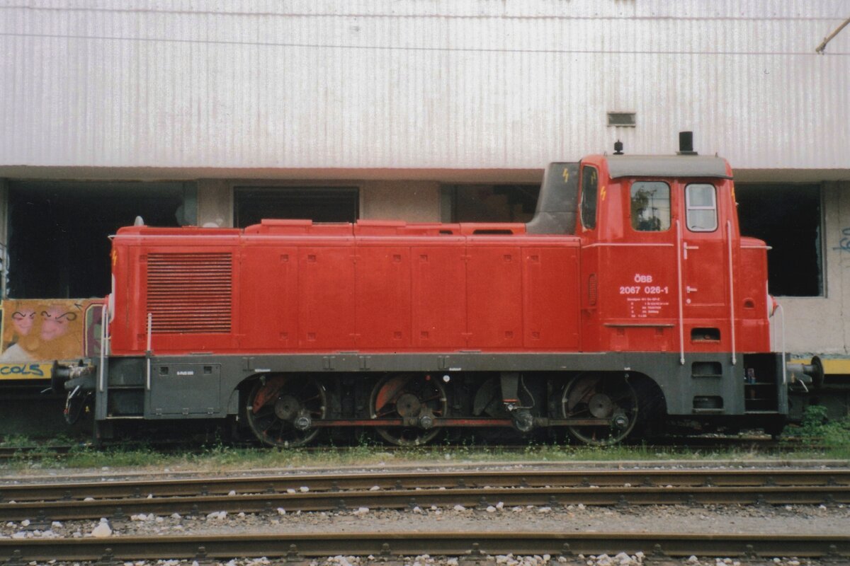 ÖBB Verschiebelok 2067 026 ist am 30 mai 2004 anwesend beim Bahnhofsfest  40 Jahre ÖGEG  in Salzburg-Itzling. ÖGEGs Umzug nach Ampflwang ist schön begonnen, wird in 2006 vollendet sein.