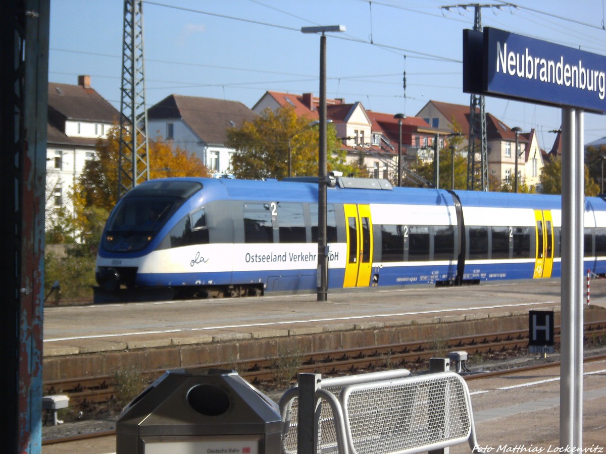 OLA VT 0004 mit ziel Btzow bei der Einfahrt in Neubrandenburg am 7.10.13