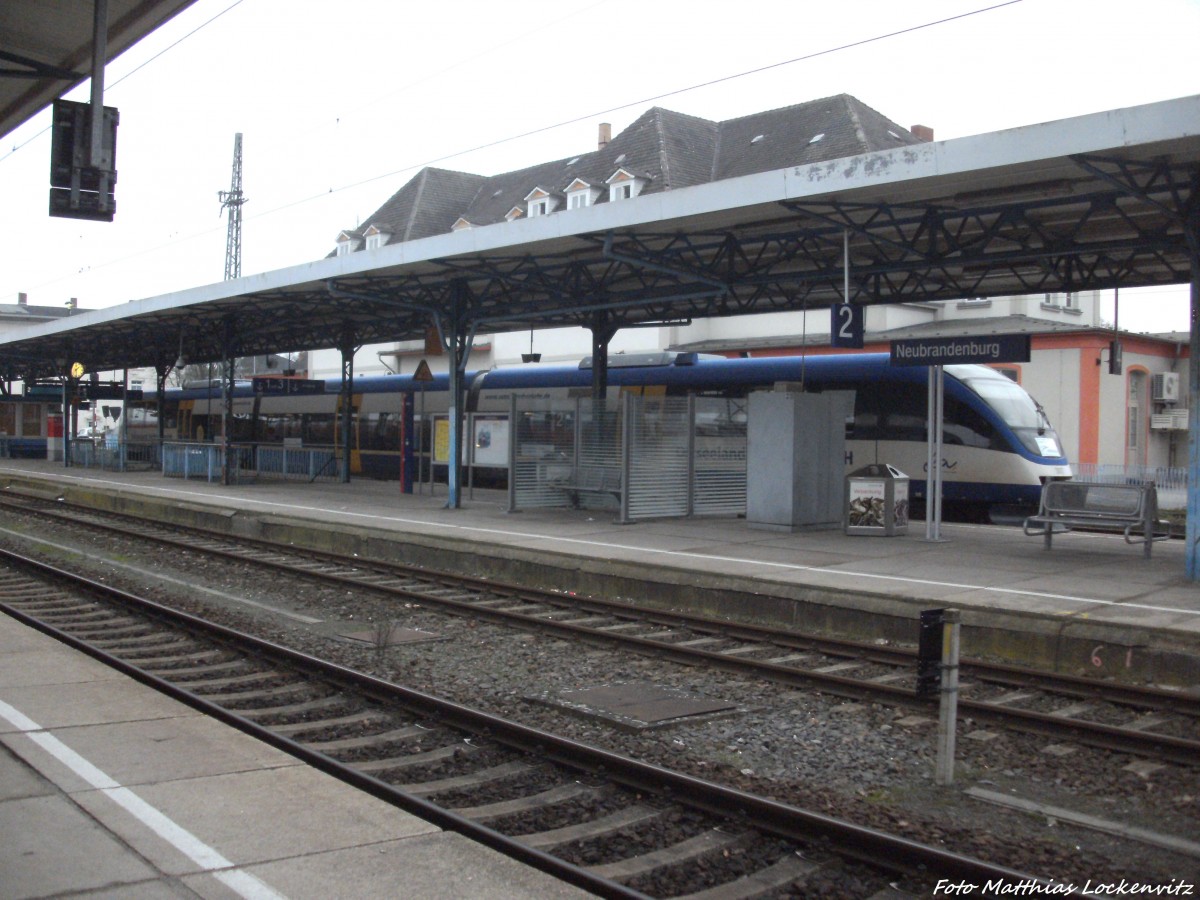 OLA VT 0007 mit ziel Neustrelitz im Bahnhof Neubrandenburg am 14.12.13