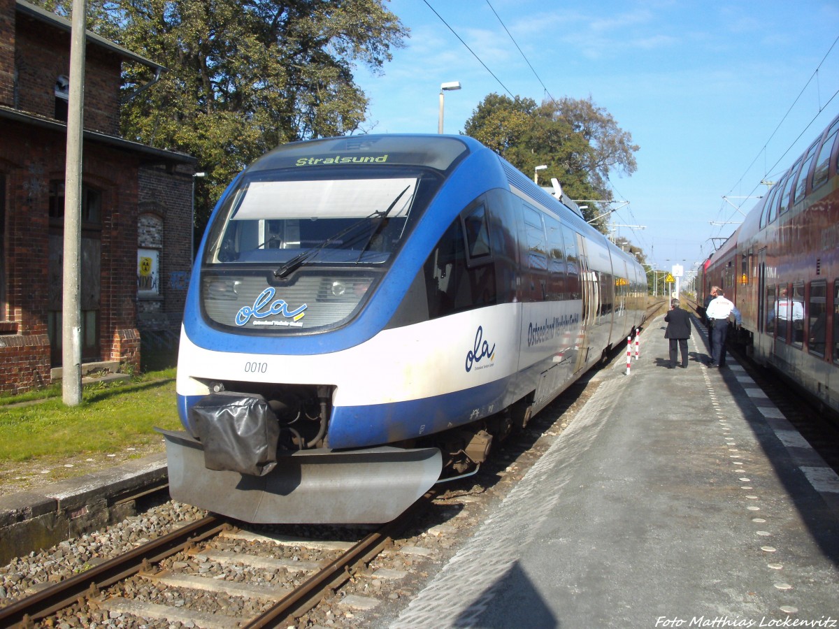 OLA VT 0010 mit ziel Stralsund Hbf im Bahnhof Sternfeld am 7.10.13