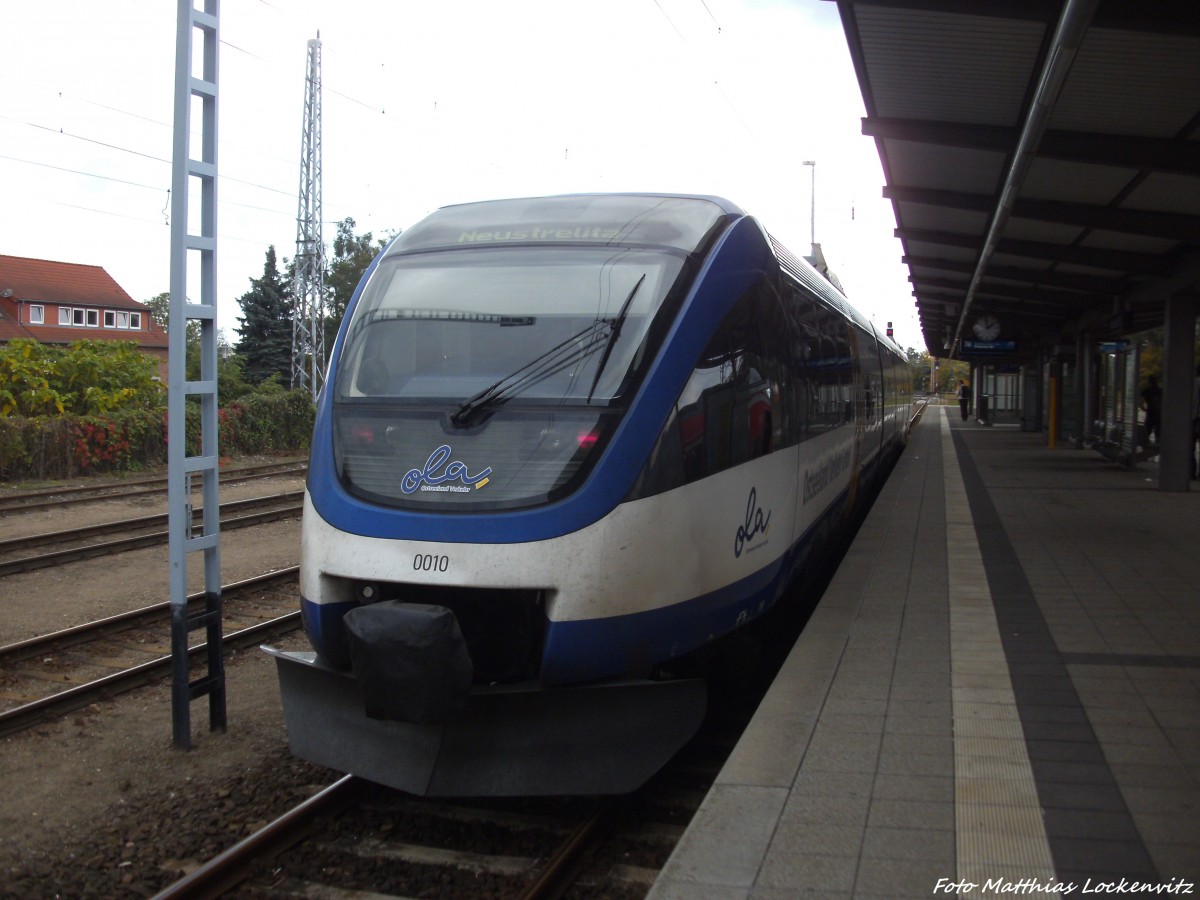 OLA VT 0010 mit ziel Stralsund Hbf im bahnhof Neustrelitz Hbf am 7.10.13