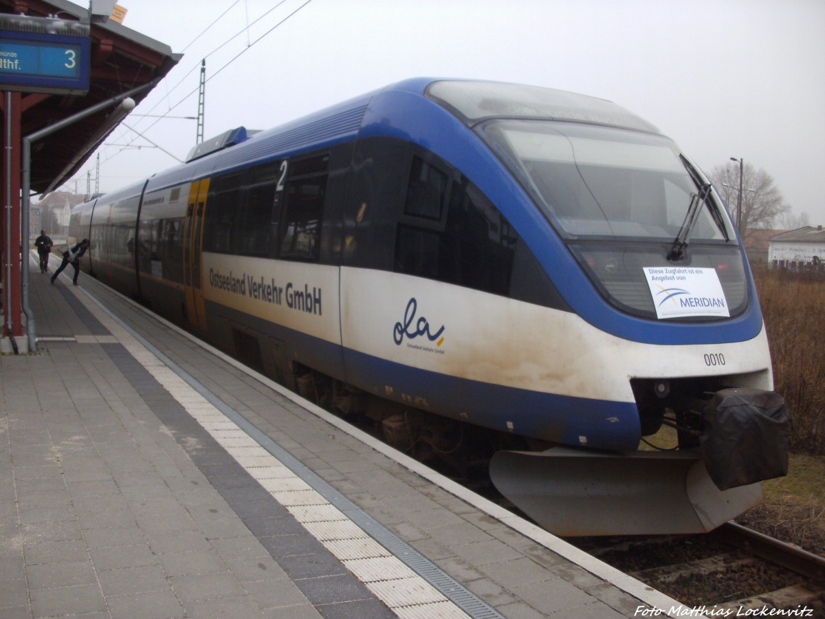 OLA VT 0010 mit ziel Ueckermnde Stadthafen im Bahnhof Pasewalk am 14.12.13